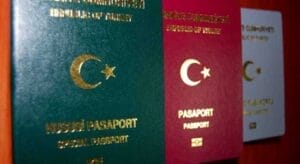 الفرق بين الجواز العادي والجواز الإلكتروني في تركيا